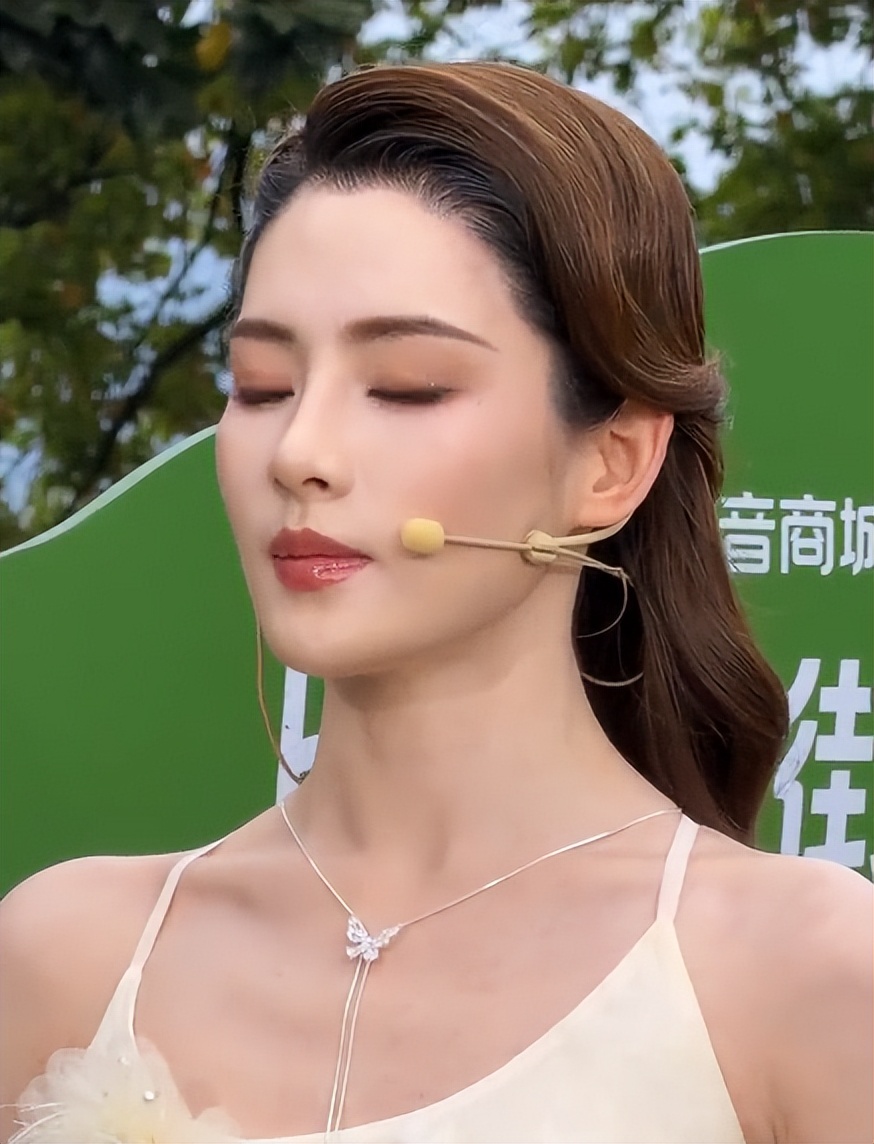 当滤镜美人遇上女明星，完美诠释什么是顶级骨相，何谓网红见光死