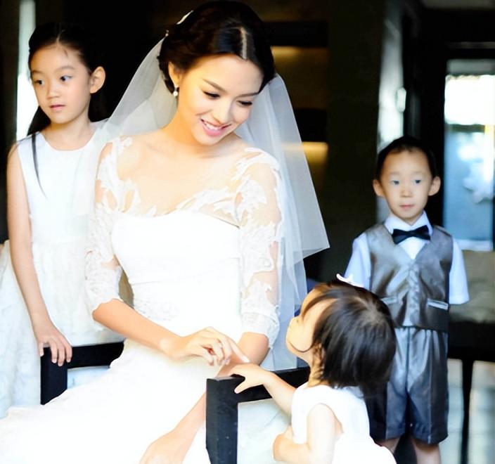 拒绝30亿豪门，怀孕六个月春晚惊艳全场：张梓琳的人生不是豪门