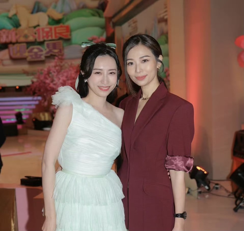 TVB前女星难得回巢助力!背30万名牌包,已实现财富自由生三娃