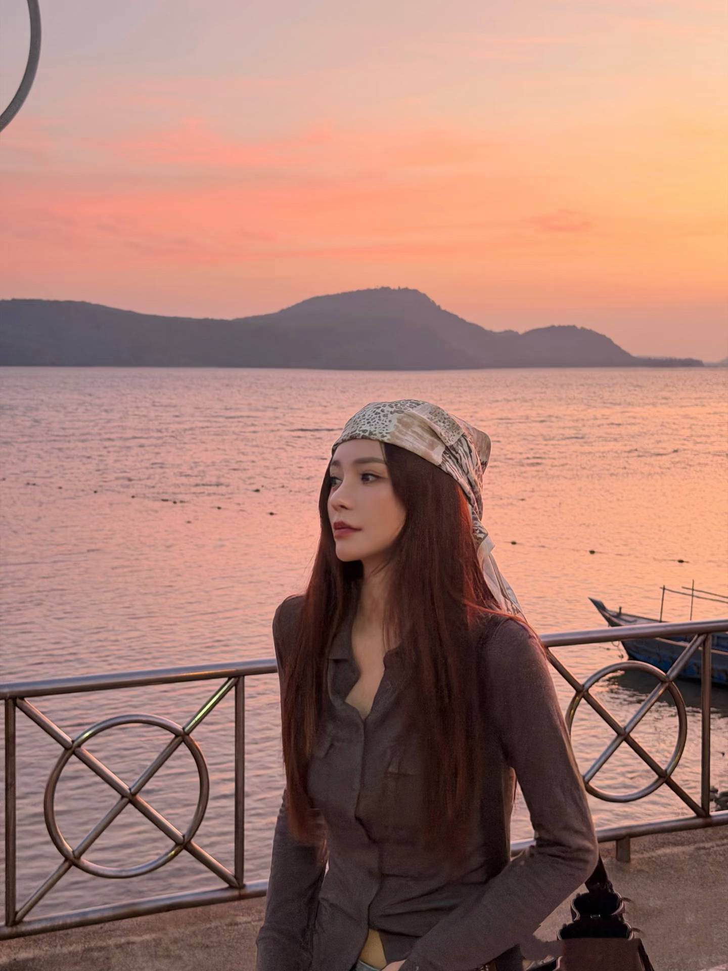 沈梦辰晒旅行美照，被“松弛感”穿搭圈粉了