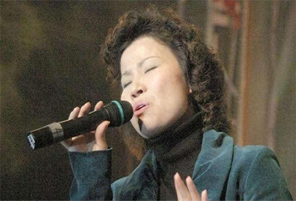 天哪！小时候熟悉的歌手突然不见原来是去世了，这个人原来是她。