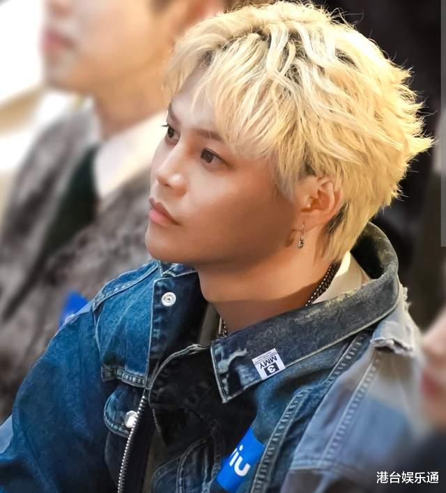 和陈百祥合照惹怒粉丝，ViuTV偶像时隔1年道歉：我精神有问题