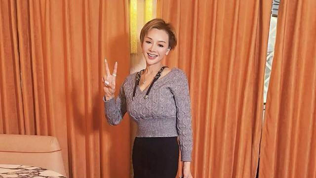 香港知名女星头重脚轻，身材比例失调，复出后拒绝再有性感演出