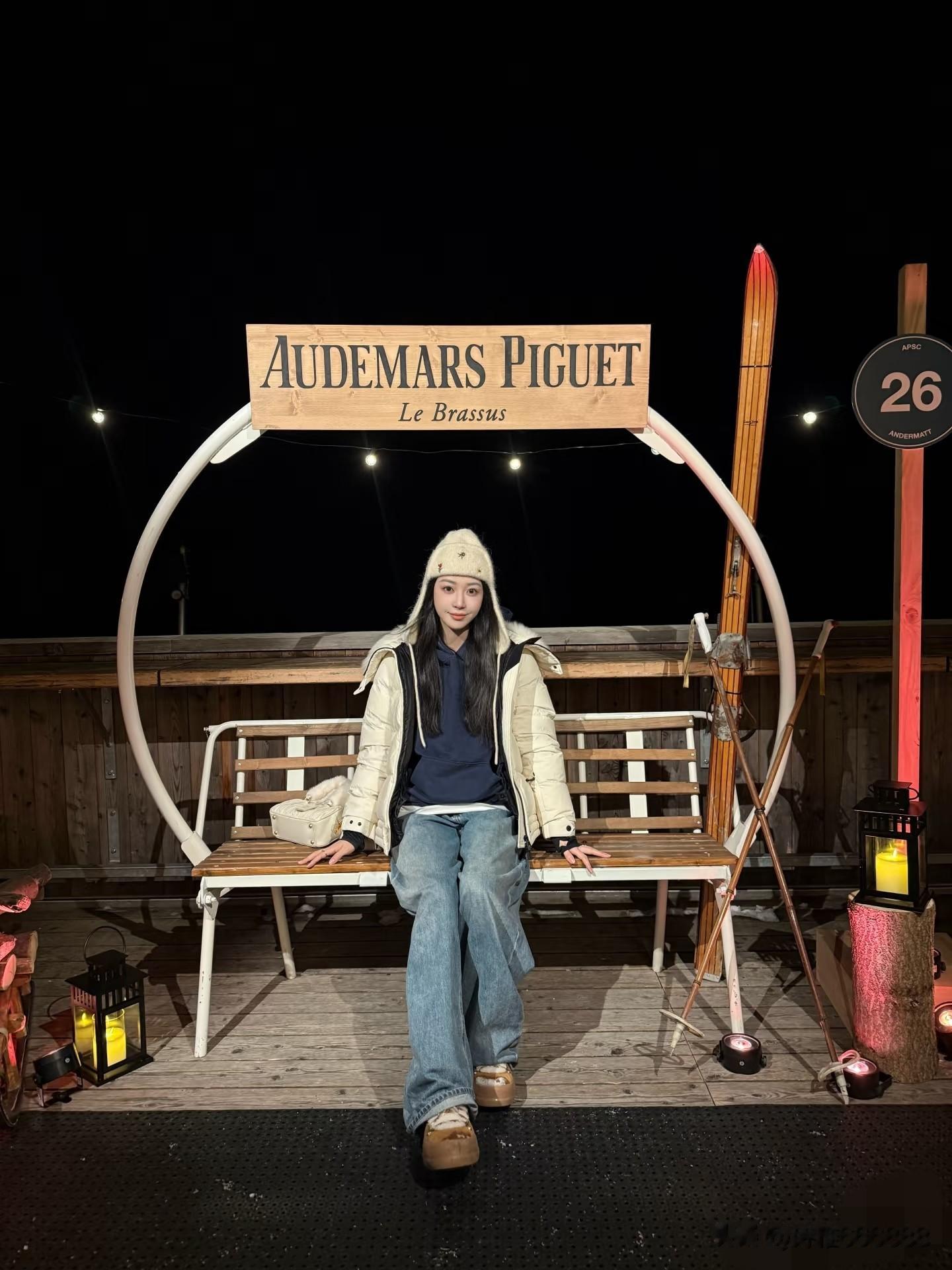 戚薇，胡杏儿，宣云年前一起度假合影，三位姐姐都超级美丽滴！