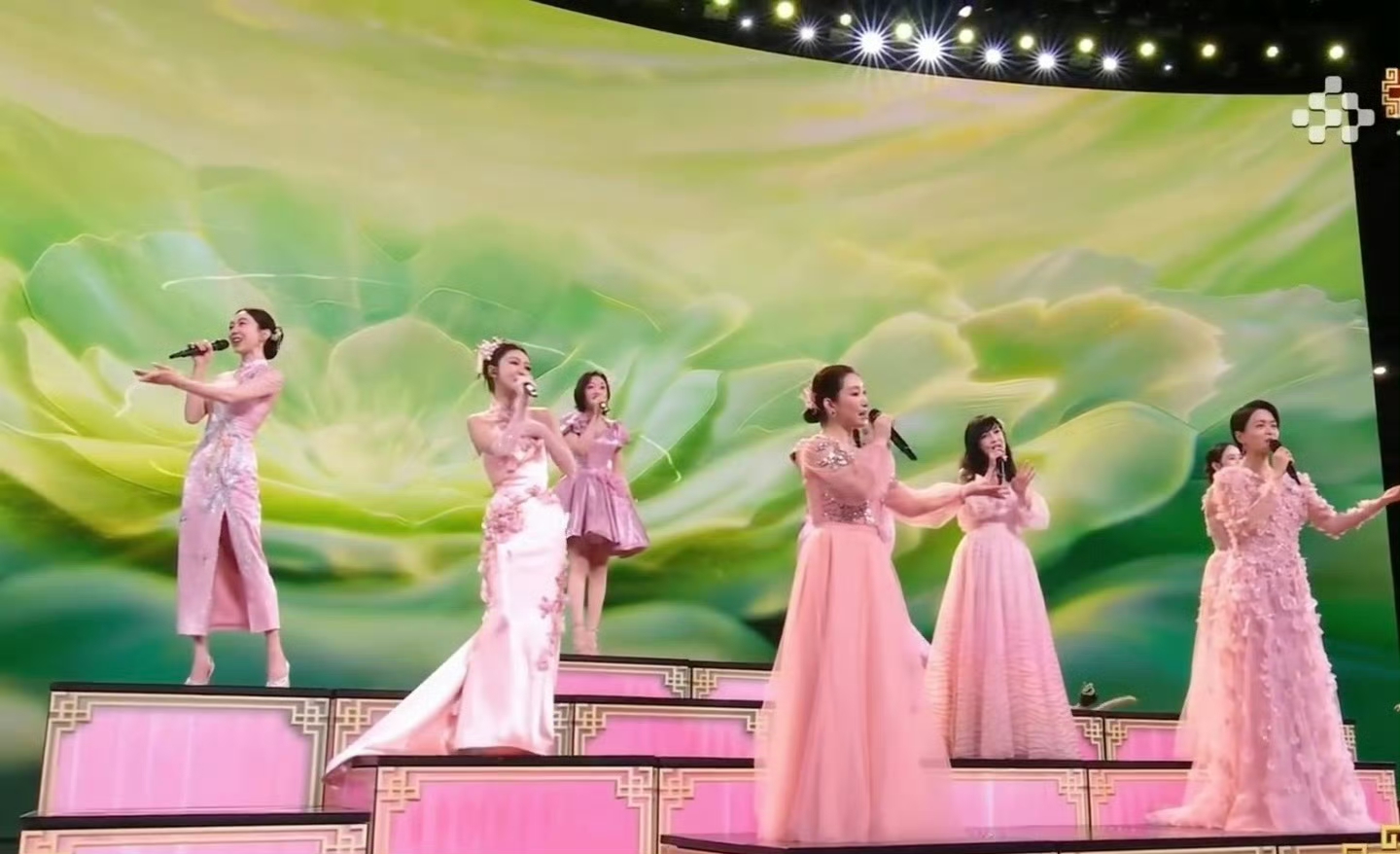 薛凯琪真的好美！跳得太好看了吧 ???