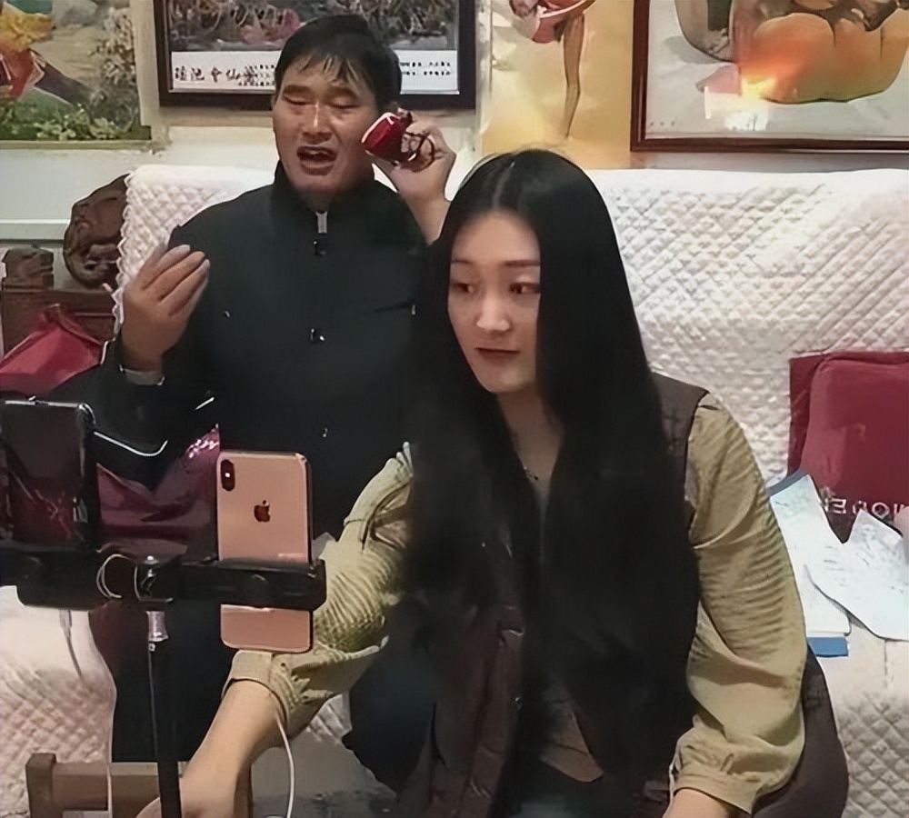 大衣哥前儿媳陈亚楠订婚，新郎正脸曝光，评论出现恶心一幕引热议