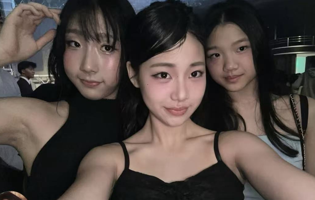 小 S 女儿许老三 14 岁生日！昔日像谐星，如今颜值逆袭撞脸王祖贤