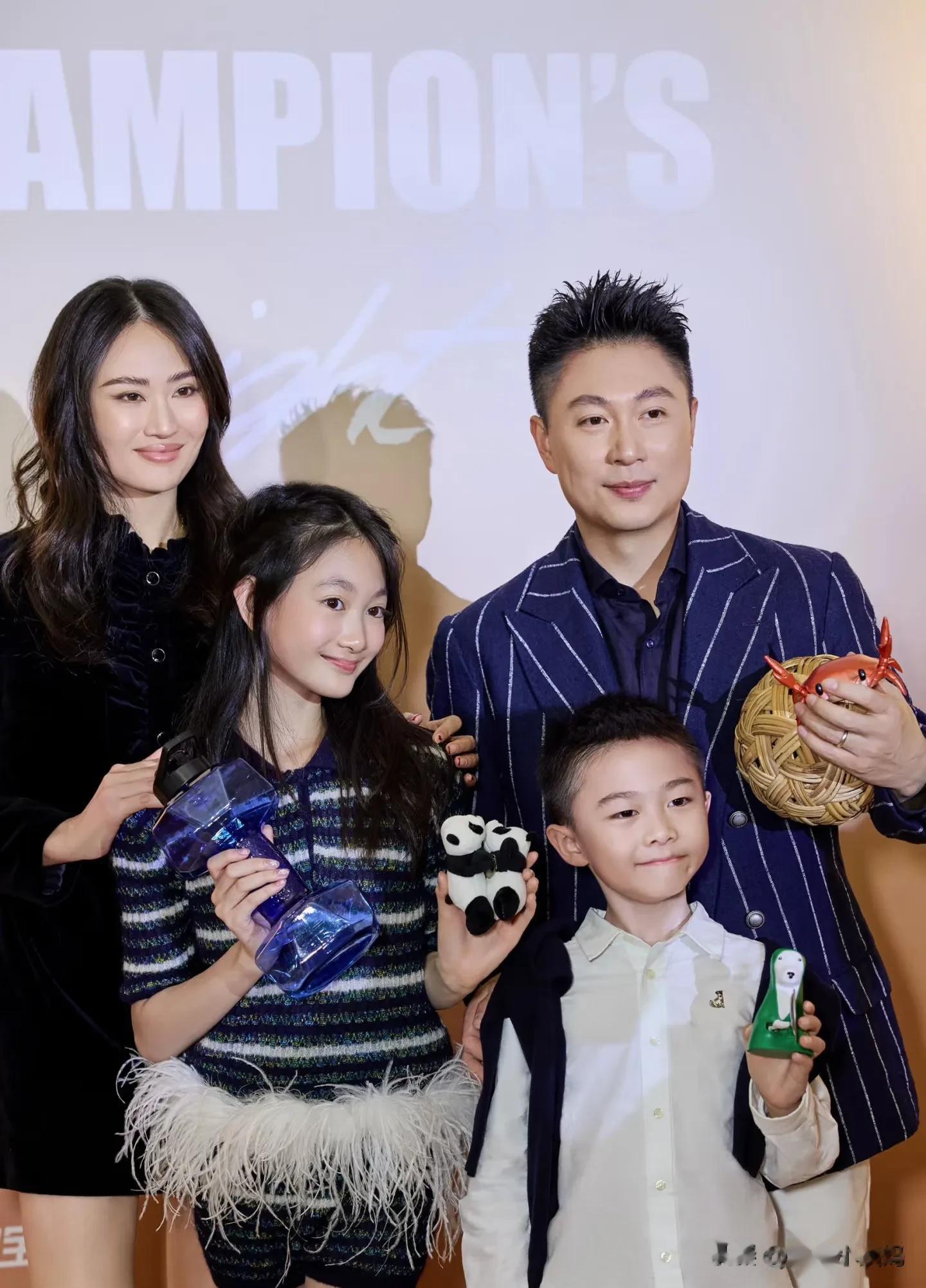 李小鹏女儿奥莉，14岁的她竟然长得神似安陵容，妆容有点显成熟了