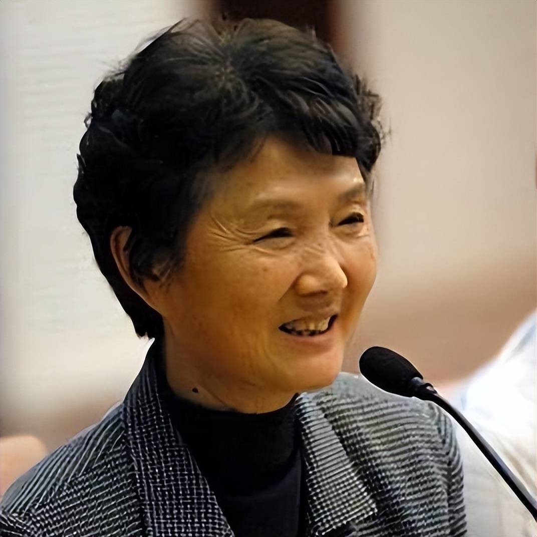 三婚娶小37岁徒弟，81岁生女，84岁生儿，如今住美国豪宅好不惬意