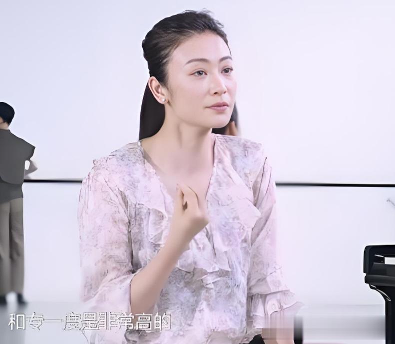 上海知名女星，演《老娘舅》出名，47岁貌美如花，老公身份太强大