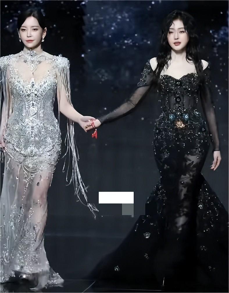 还得是老艺人敢穿，姚晨李冰冰深v较劲，却被保守的惠英红抢风头