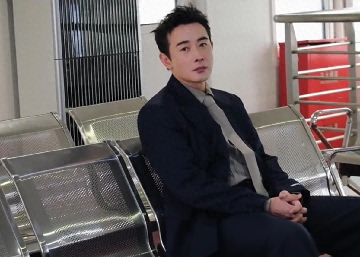 婚变传闻仅2个月，44岁罗晋高调官宣喜讯，唐嫣终于可以放心了