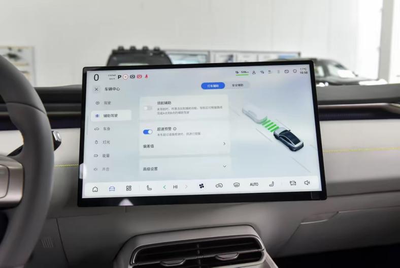 小鹏MONA M03的劲敌?13万就带激光雷达,深蓝L06这车怎样?