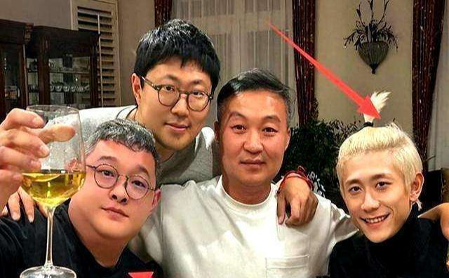 张秋芳没想过，傅彪留给她的35岁儿子，如今却成了她的依靠